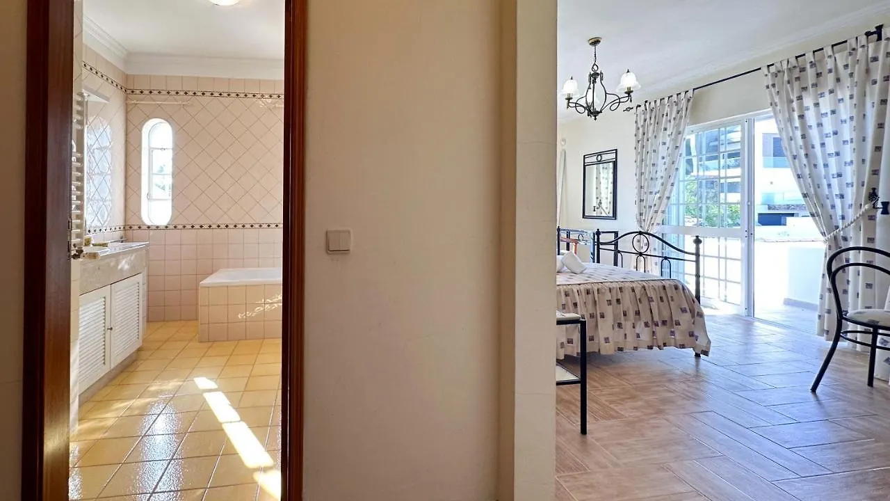 البوفيرا Vivenda Catavento V5 Piscina E 100Mt Praia Da Gale